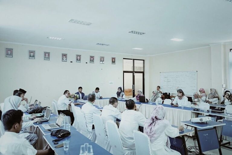 RAPAT EVALUASI AKADEMIK FUAD TA.2023