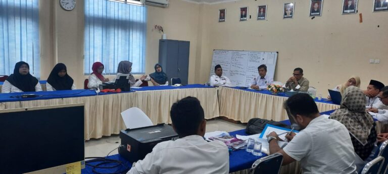 LPM IAIN Kendari Gelar Review Internal Dokumen Akreditasi Prodi BPI, Dihadiri Rektor dan Wakil Rektor