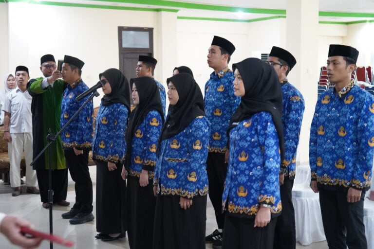 Tenaga Kependidikan FUAD Turut Dilantik dalam Pengambilan Sumpah Jabatan Fungsional IAIN Kendari